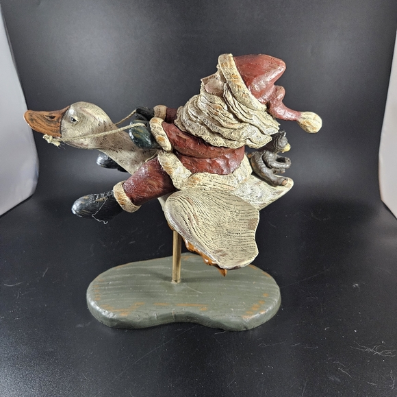 Santa and his goose take off - Picture 4 of 7